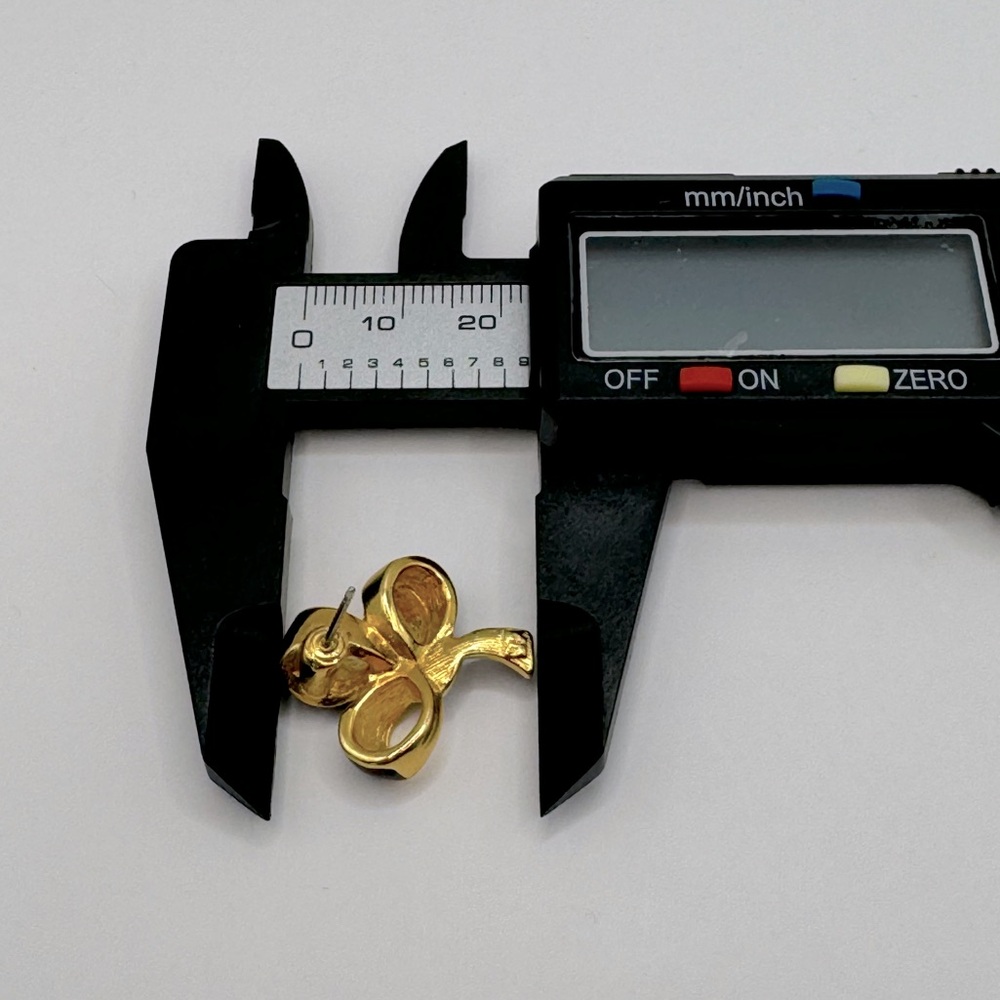 VINTAGE Enamel Bow Earrings - Picture 10 of 11
